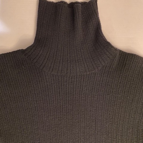 Laura Ashley Pure New Wool Knit Turtleneck Black Sweater Size 12 - Picture 6 of 12